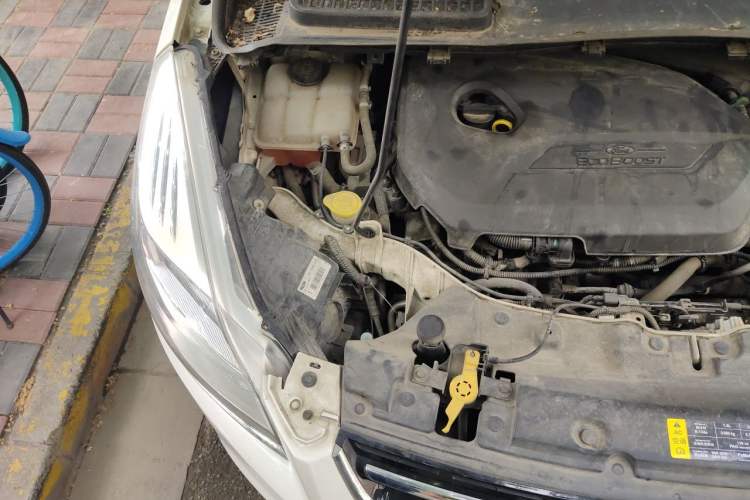 Used Ford Kuga 2013 1.6L GTDi 4x4 Elite Model Engine Bay Right