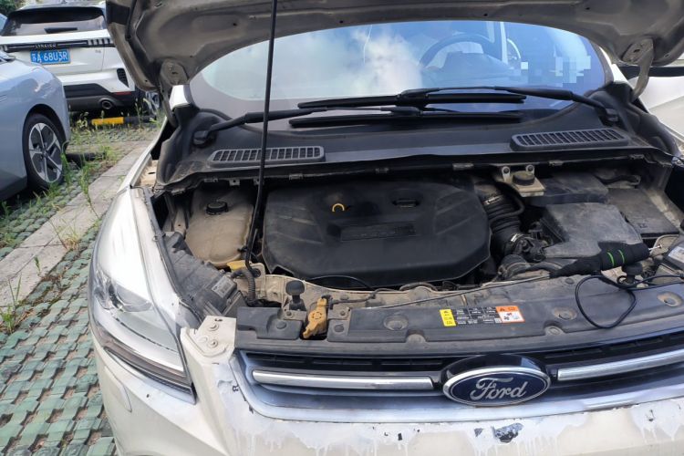 Used Ford Kuga 2013 2.0L GTDi Four-Wheel Drive Premium Model Engine Bay Right