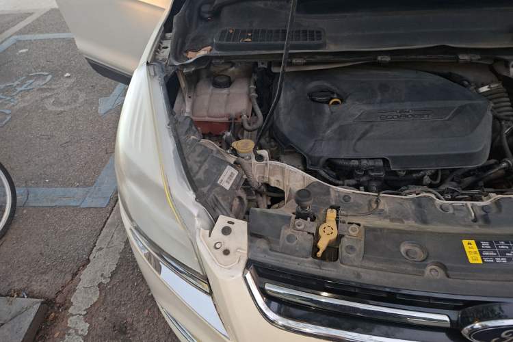 Used Ford Kuga 2013 1.6L GTDi 4x4 Elite Model Engine Bay Right