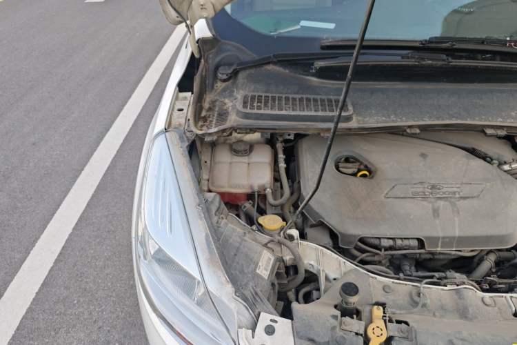 Used Ford Kuga 2013 1.6L GTDi 4x4 Elite Model Engine Bay Right
