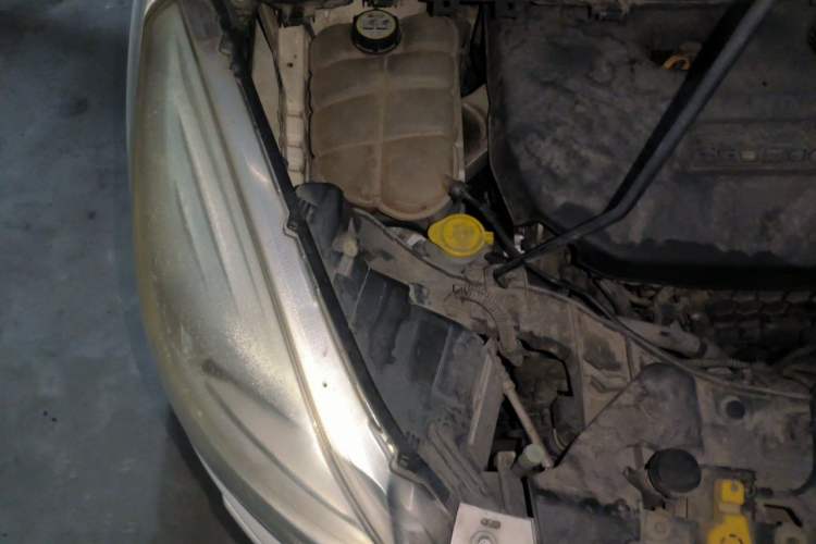 Used Ford Kuga 2013 2.0L GTDi Four-Wheel-Drive Sport Model Engine Bay Right