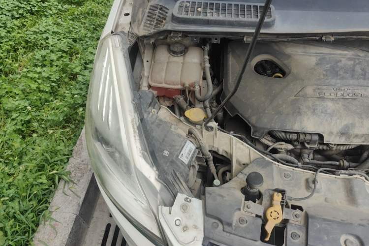 Used Ford Kuga 2013 1.6L GTDi 4x4 Elite Model Engine Bay Right
