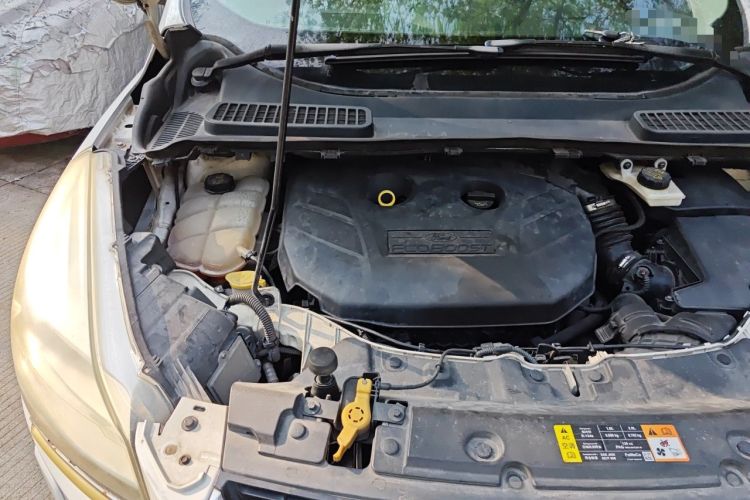 Used Ford Kuga 2013 2.0L GTDi Four-Wheel Drive Premium Model Engine Bay Right