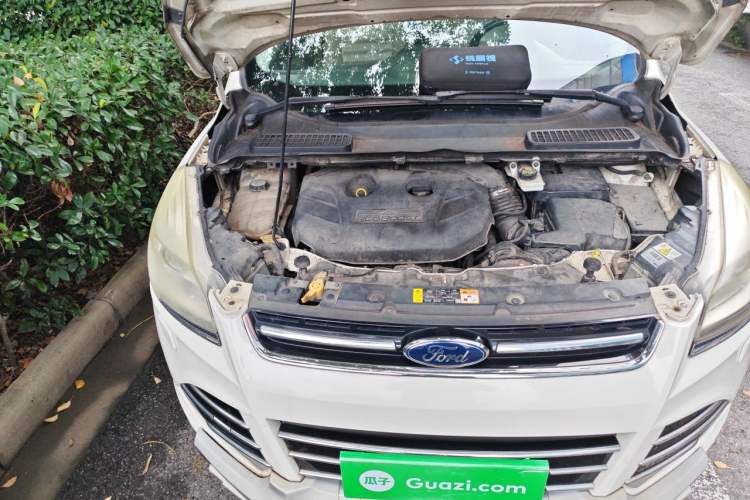 Used Ford Kuga 2013 2.0L GTDi Four-Wheel Drive Premium Model Engine Bay Right