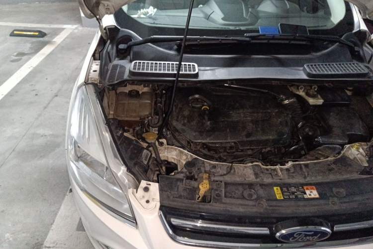 Used Ford Kuga 2013 1.6L GTDi 4x4 Elite Model Engine Bay Right