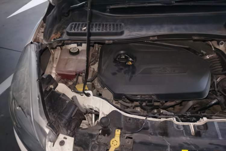 Used Ford Kuga 2013 1.6L GTDi 4x4 Elite Model Engine Bay Right