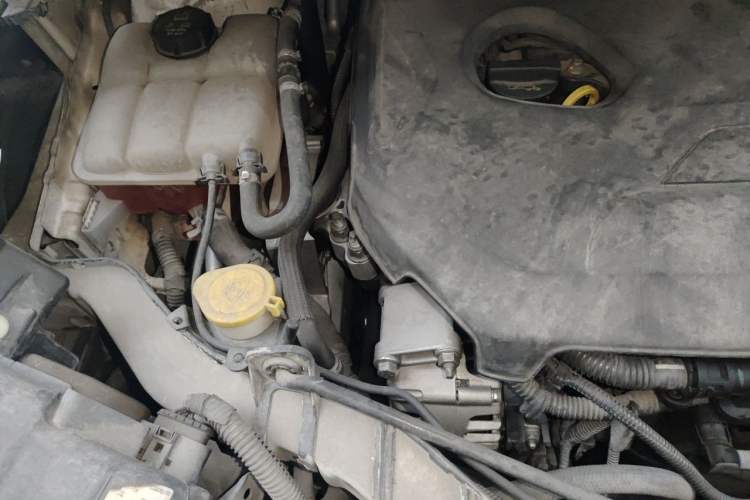 Used Ford Kuga 2013 1.6L GTDi Two-Wheel-Drive Comfort Model Engine Bay Right
