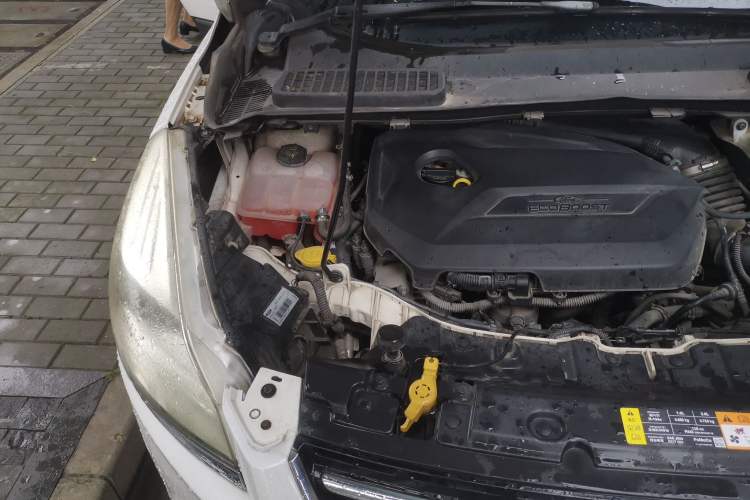 Used Ford Kuga 2013 1.6L GTDi 4x4 Elite Model Engine Bay Right