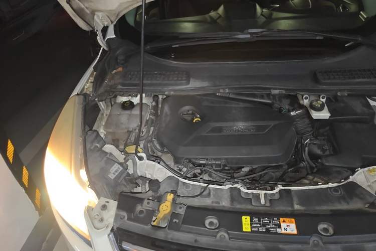 Used Ford Kuga 2013 1.6L GTDi 4x4 Elite Model Engine Bay Right