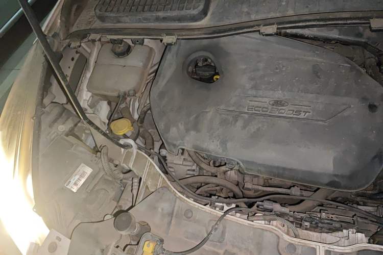 Used Ford Kuga 2013 1.6L GTDi 4x4 Elite Model Engine Bay Right