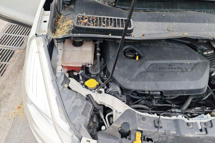 Used Ford Kuga 2013 1.6L GTDi 4x4 Elite Model Engine Bay Right
