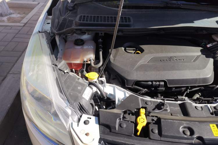 Used Ford Kuga 2013 1.6L GTDi 4x4 Elite Model Engine Bay Right
