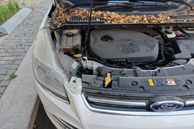 Used Ford Kuga 2013 1.6L GTDi 4x4 Elite Model Engine Bay Right