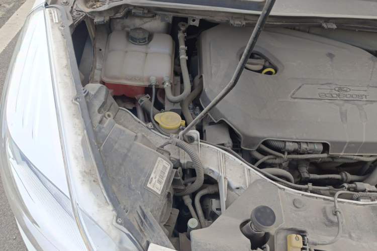 Used Ford Kuga 2013 1.6L GTDi 4x4 Elite Model Engine Bay Right