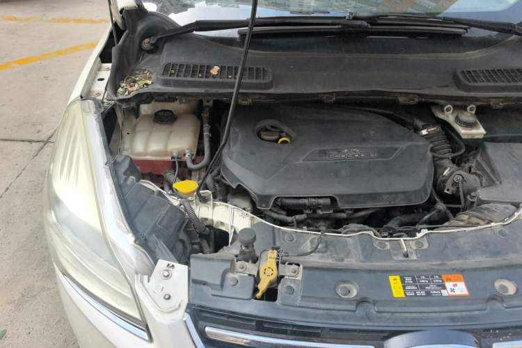 Used Ford Kuga 2013 1.6L GTDi 4x4 Elite Model Engine Bay Right