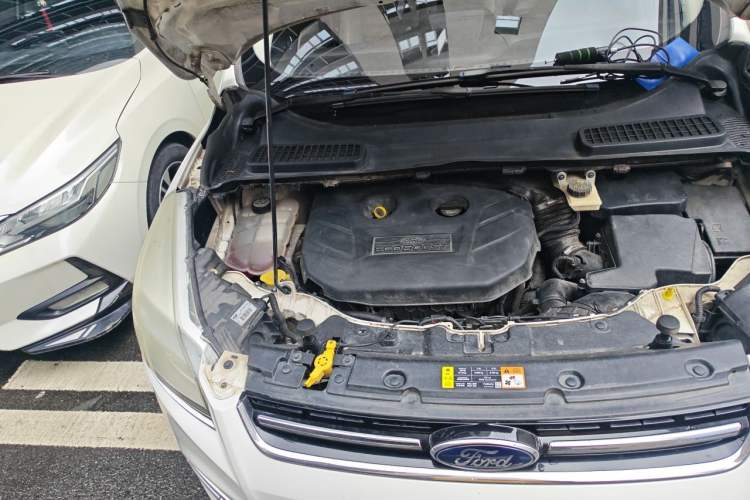 Used Ford Kuga 2013 2.0L GTDi Four-Wheel-Drive Elite Model Engine Bay Right