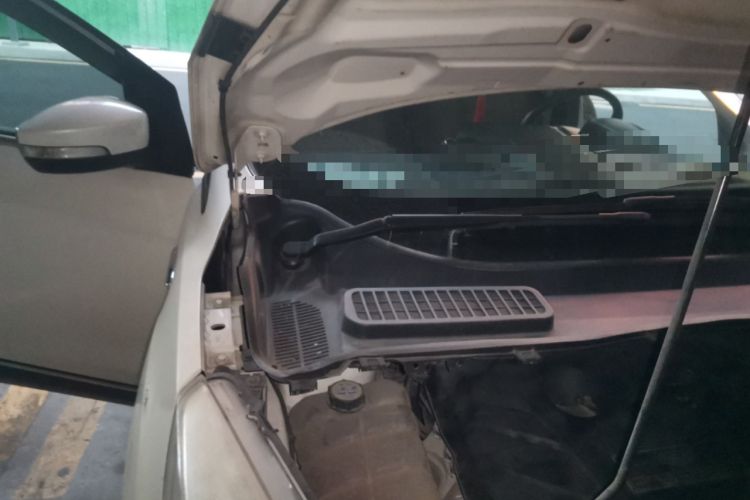 Used Ford Kuga 2013 2.0L GTDi Four-Wheel Drive Premium Model Engine Bay Right