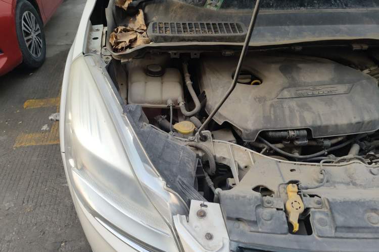 Used Ford Kuga 2013 1.6L GTDi 4x4 Elite Model Engine Bay Right