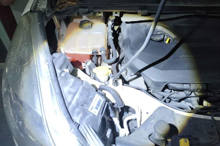 Used Ford Kuga 2013 1.6L GTDi 4x4 Elite Model Engine Bay Right