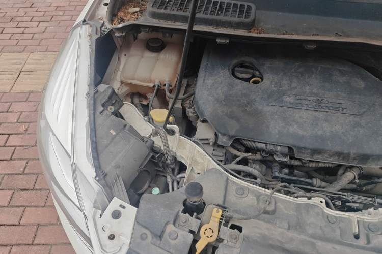 Used Ford Kuga 2013 1.6L GTDi 4x4 Elite Model Engine Bay Right