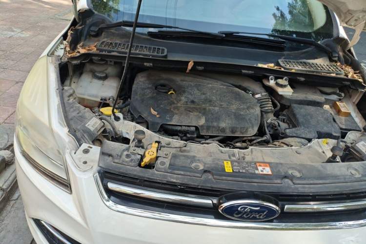 Used Ford Kuga 2013 1.6L GTDi 4x4 Elite Model Engine Bay Right