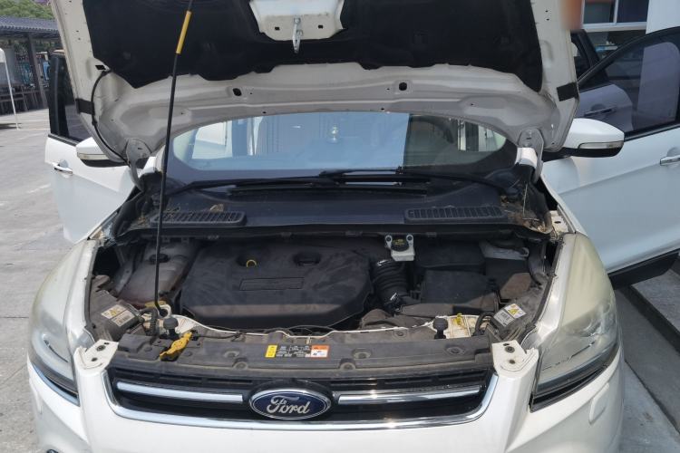 Used Ford Kuga 2013 2.0L GTDi Four-Wheel Drive Premium Model Engine Bay