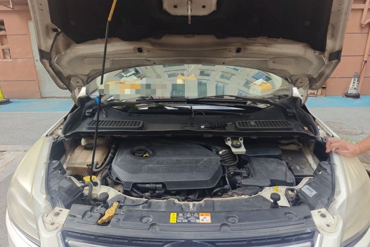 Used Ford Kuga 2013 1.6L GTDi Two-Wheel-Drive Trend Model Engine Bay