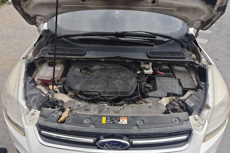 Used Ford Kuga 2013 1.6L GTDi Two-Wheel-Drive Trend Model Engine Bay