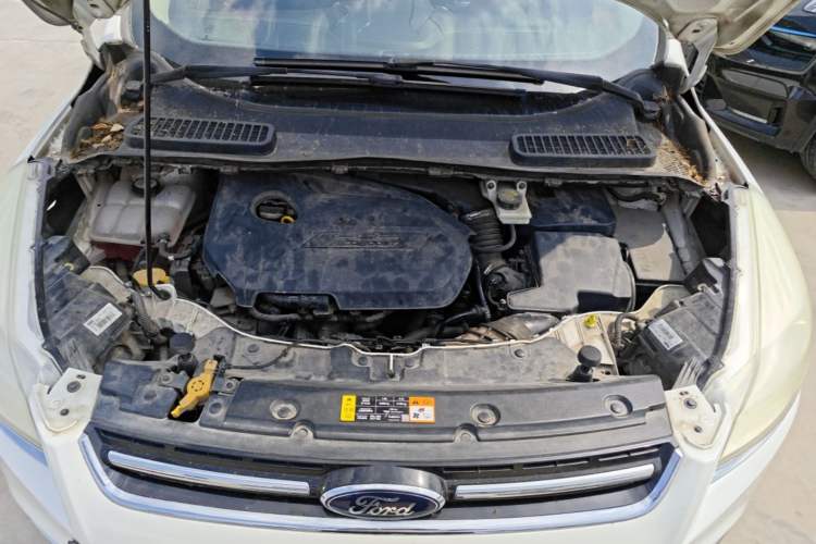 Used Ford Kuga 2013 1.6L GTDi Two-Wheel-Drive Trend Model Engine Bay