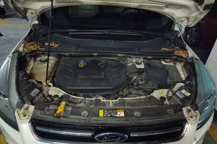 Used Ford Kuga 2013 2.0L GTDi Four-Wheel Drive Premium Model Engine Bay