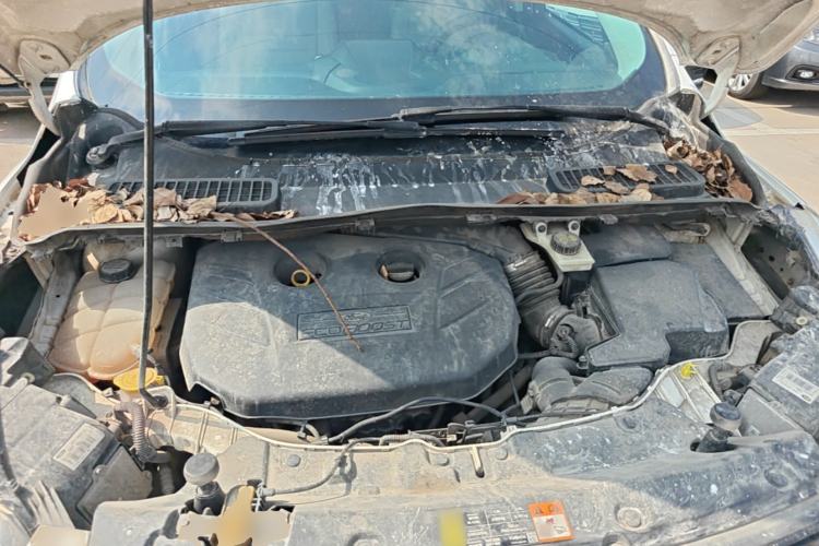 Used Ford Kuga 2013 2.0L GTDi Four-Wheel-Drive Sport Model Engine Bay