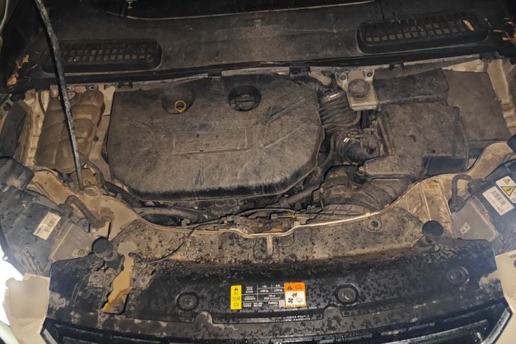 Used Ford Kuga 2013 2.0L GTDi Four-Wheel-Drive Sport Model Engine Bay