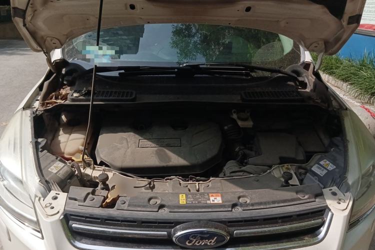 Used Ford Kuga 2013 2.0L GTDi Four-Wheel Drive Premium Model Engine Bay