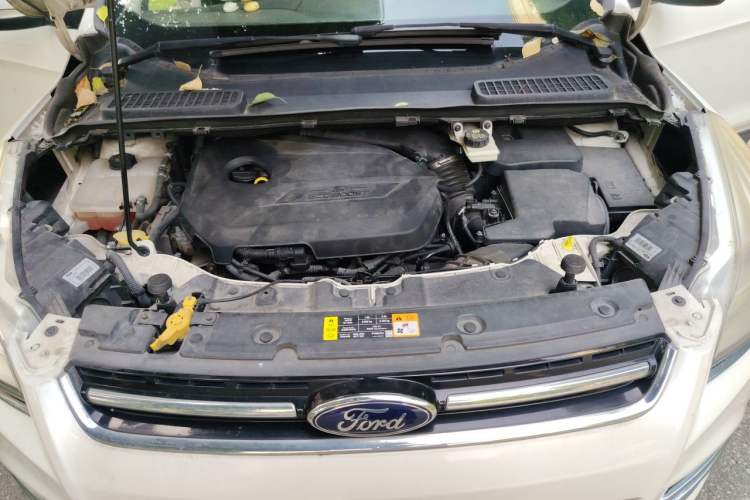 Used Ford Kuga 2013 1.6L GTDi Two-Wheel-Drive Trend Model Engine Bay