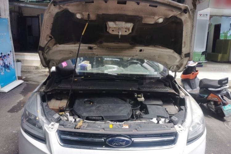 Used Ford Kuga 2013 1.6L GTDi Two-Wheel-Drive Trend Model Engine Bay