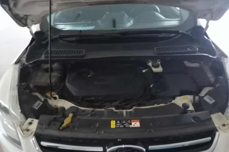 Used Ford Kuga 2013 1.6L GTDi Two-Wheel-Drive Trend Model Engine Bay