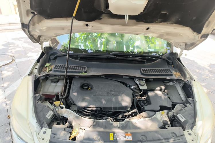 Used Ford Kuga 2013 1.6L GTDi Two-Wheel-Drive Trend Model Engine Bay
