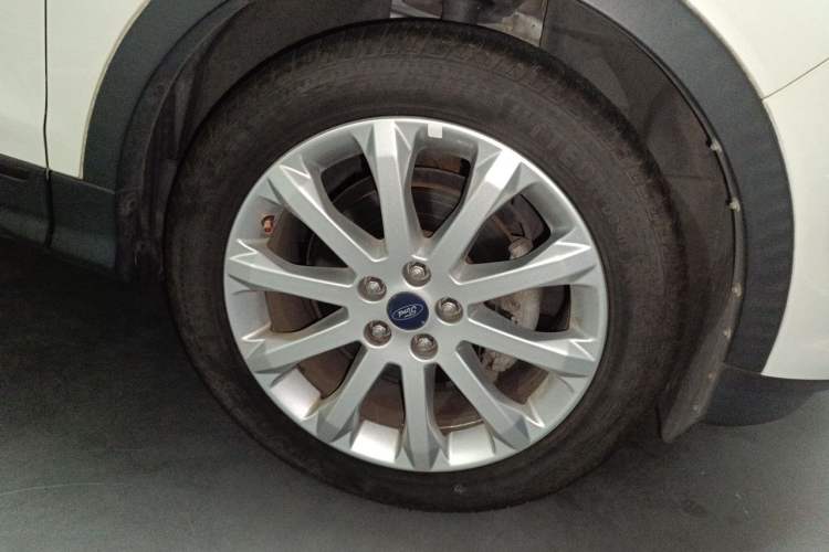 Used Ford Kuga 2013 1.6L GTDi Two-Wheel-Drive Trend Model Exterior 1