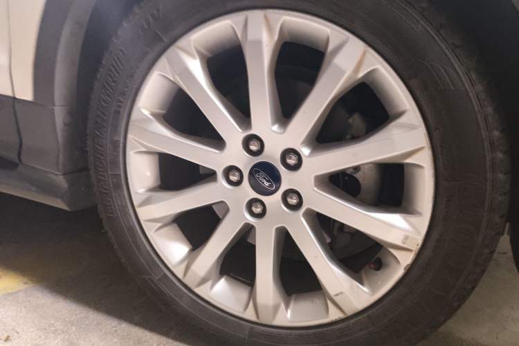 Used Ford Kuga 2013 1.6L GTDi Two-Wheel-Drive Comfort Model Exterior 1