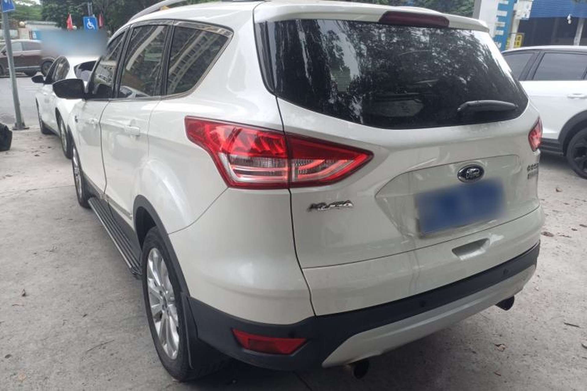 Used Ford Kuga 2013 1.6L GTDi Two-Wheel-Drive Comfort Model Exterior 2