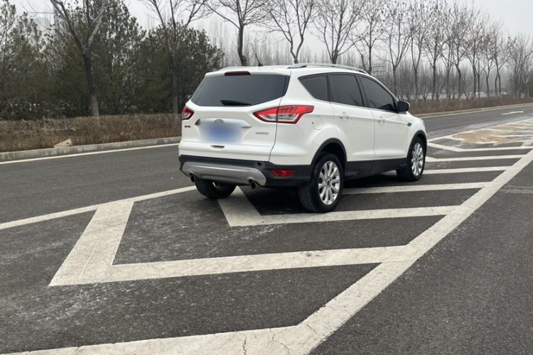 Used Ford Kuga 2013 1.6L GTDi Two-Wheel-Drive Trend Model Exterior 3