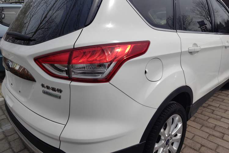 Used Ford Kuga 2013 1.6L GTDi Two-Wheel-Drive Trend Model Exterior 3