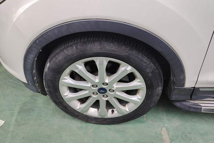 Used Ford Kuga 2013 2.0L GTDi Four-Wheel-Drive Elite Model Exterior 4