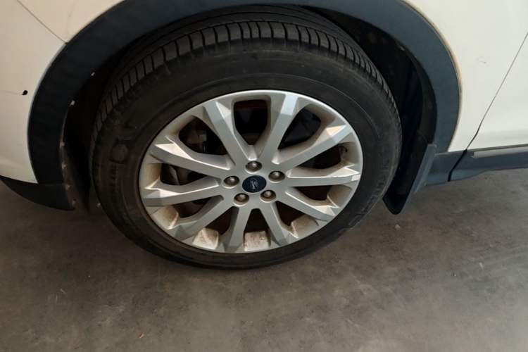 Used Ford Kuga 2013 2.0L GTDi Four-Wheel-Drive Elite Model Exterior 4