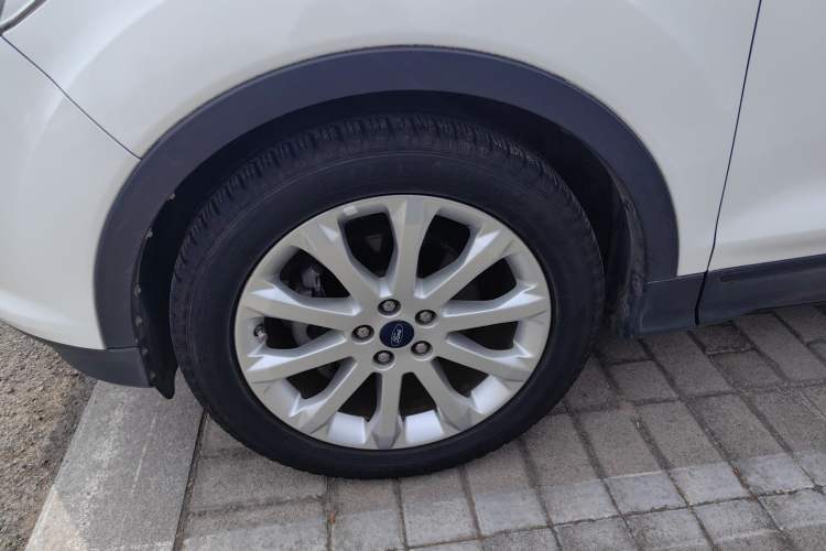 Used Ford Kuga 2013 1.6L GTDi Two-Wheel-Drive Trend Model Exterior 4
