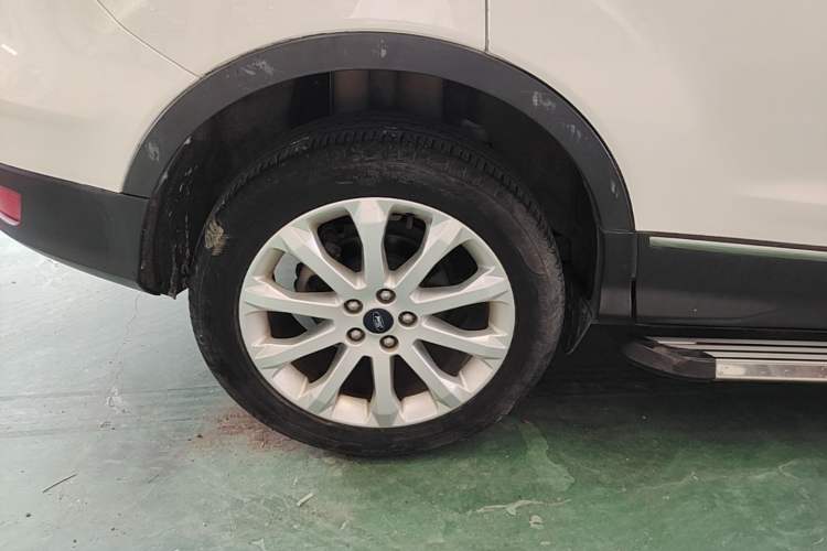 Used Ford Kuga 2013 2.0L GTDi Four-Wheel-Drive Elite Model Exterior 5