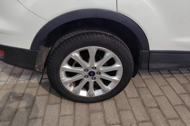 Used Ford Kuga 2013 1.6L GTDi Two-Wheel-Drive Trend Model Exterior 5