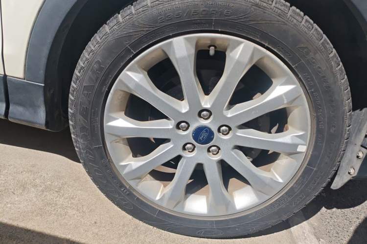 Used Ford Kuga 2013 1.6L GTDi Two-Wheel-Drive Trend Model Exterior 7
