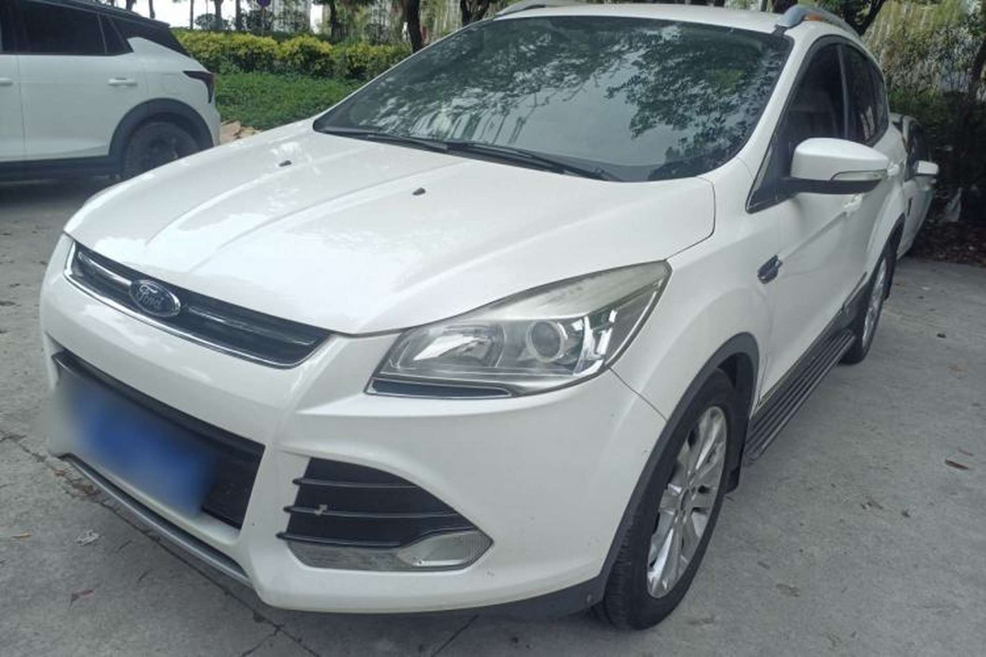 Used Ford Kuga 2013 1.6L GTDi Two-Wheel-Drive Comfort Model Front Left 45 Deg