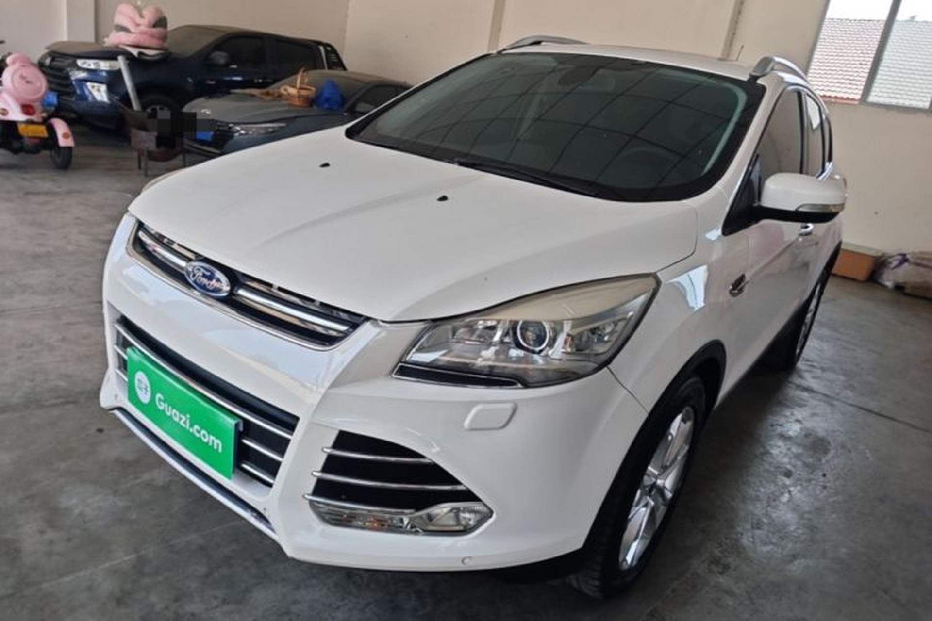Used Ford Kuga 2013 2.0L GTDi Four-Wheel-Drive Sport Model Front Left 45 Deg